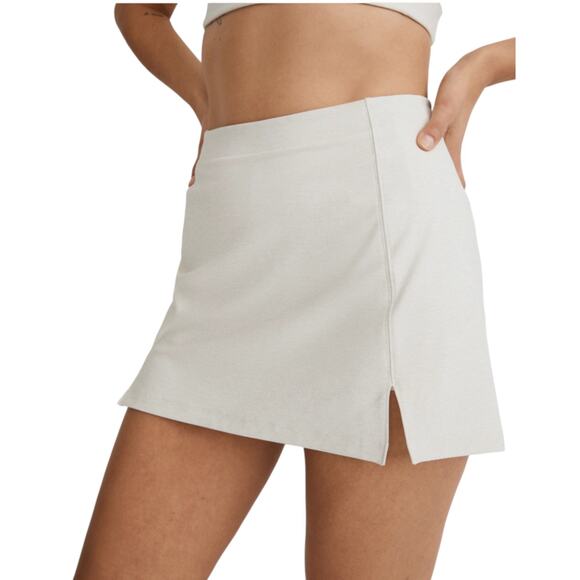 Outdoor Voices Milkstone Cream Heathered Warmup 2.5" Skort - Picture 2 of 11